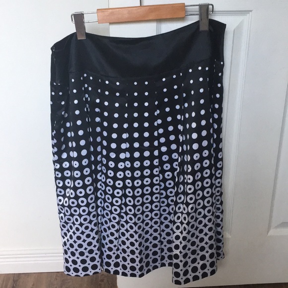 🌹Style s Co skirt, 10, NWOT! - Picture 2 of 3